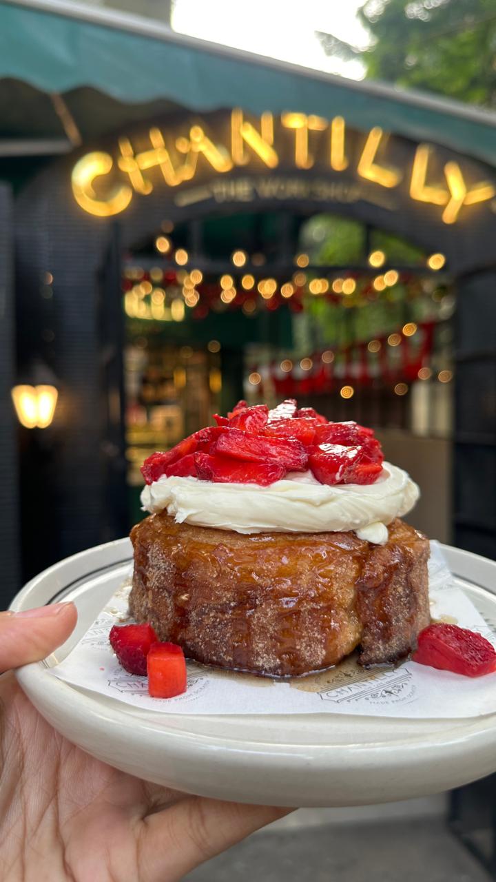 strawberry menu chantilly